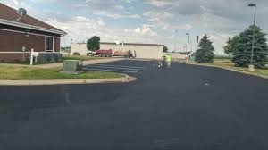 Best Asphalt Driveway Installation  in Hlcrest, IL